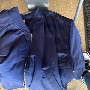 I’m selling a really cute crop top jacket